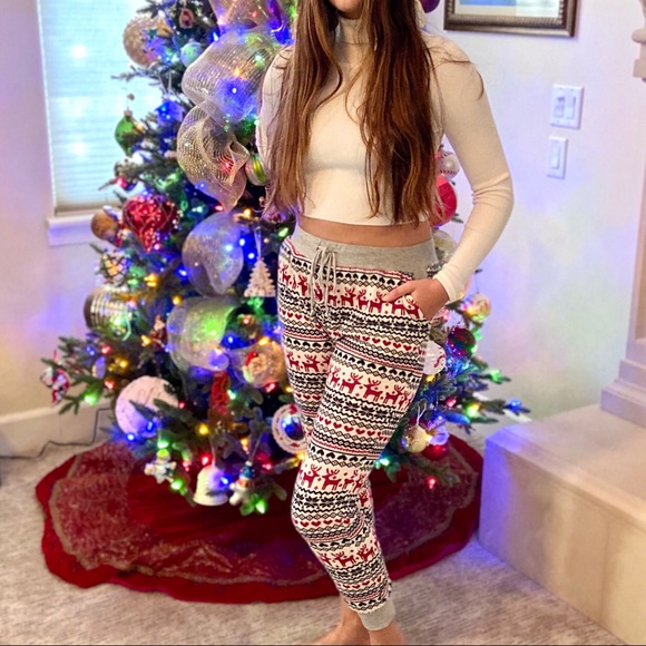 CLEARANCE‼️2 LEFT🎄Holiday Joggers - Picture 2 of 8